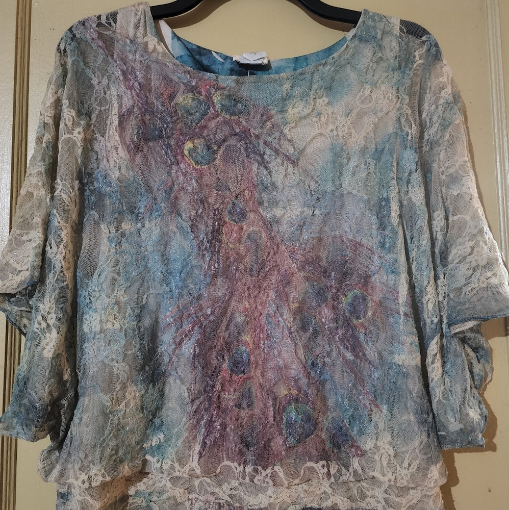 Women's top. Excellent condition. Sz M